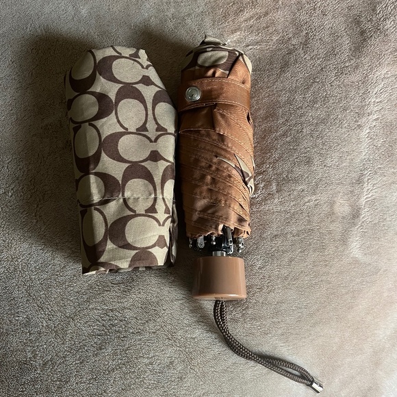 NWOT Coach Signature Mini Umbrella - Picture 2 of 5